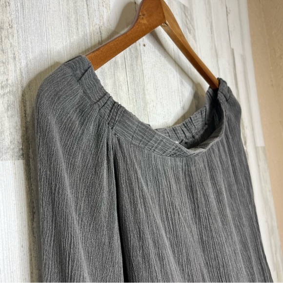 Giddy Up Glamour Womens Gray Flowy Bell Sleeve Crinkle Peasant Top Size Medium - Picture 3 of 11